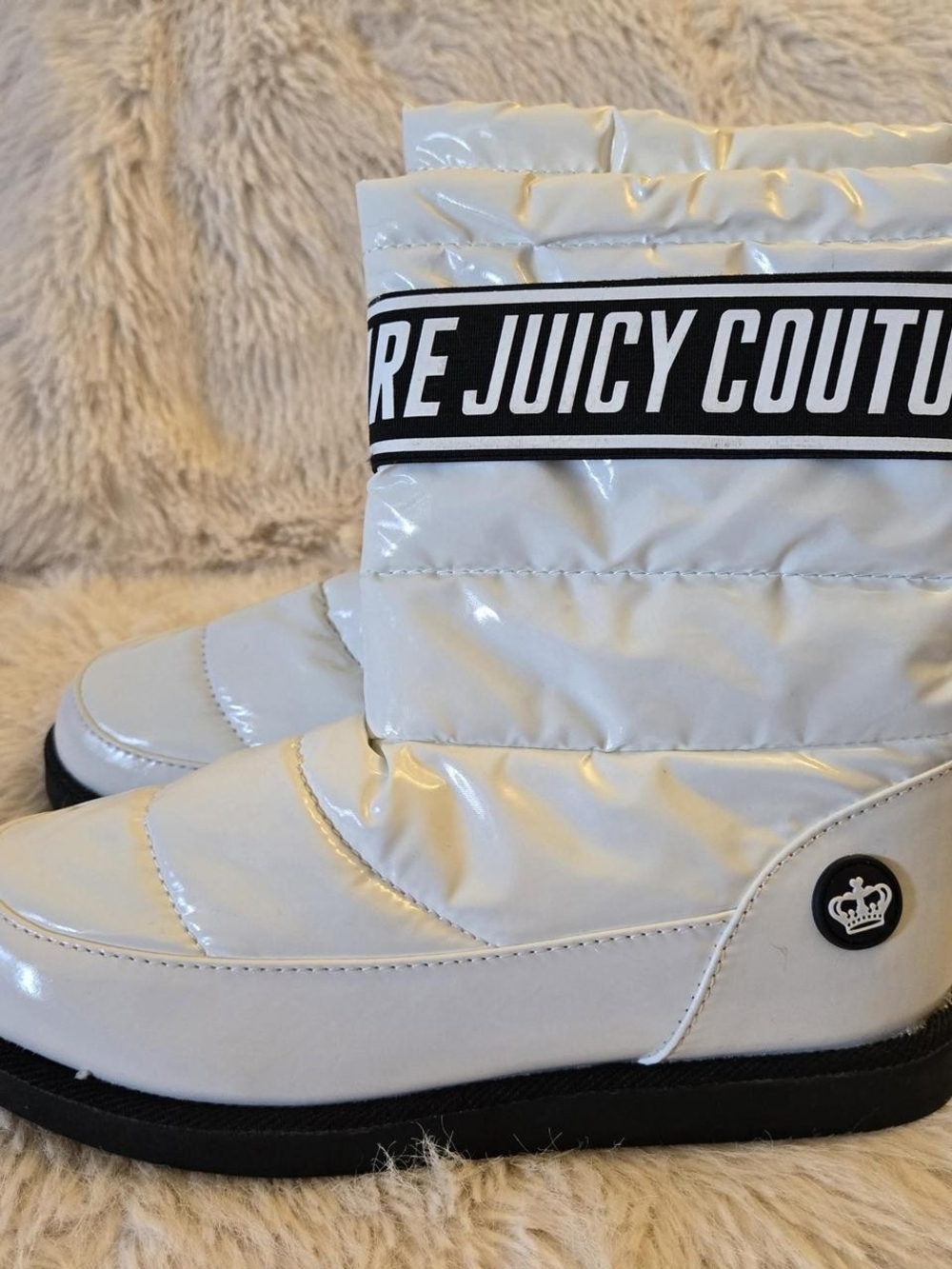 Juicy Couture White and Black Quilted Women Boots